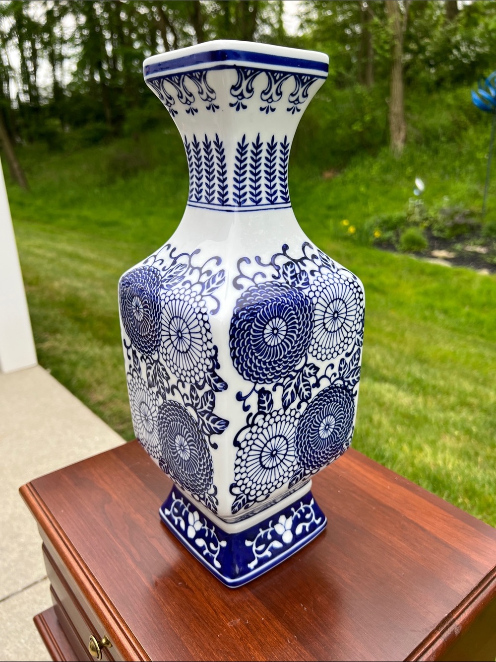 Vintage Blue and White Chinoiserie Blue Willow Style Floral Large Square Vase